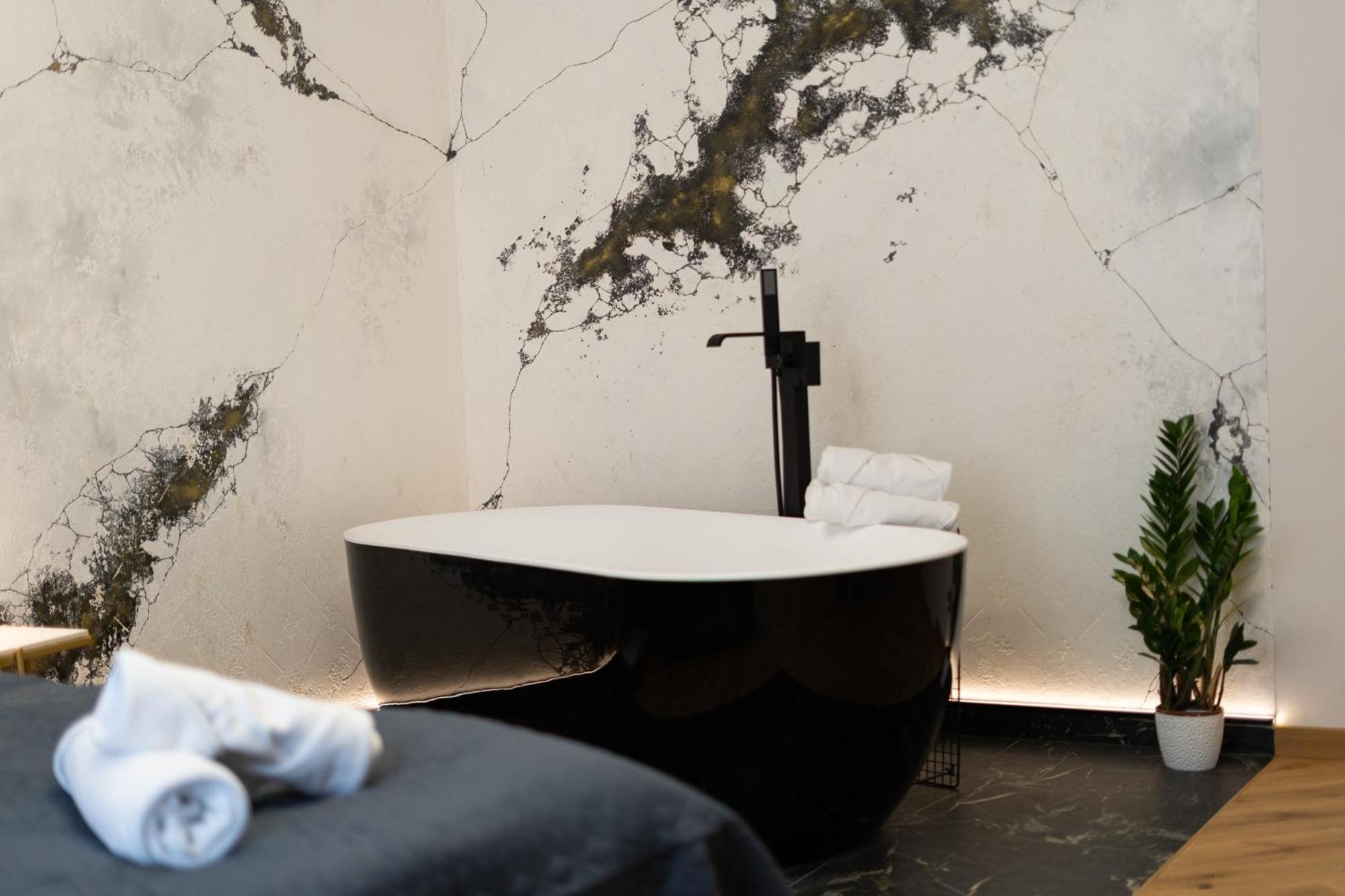 Spa Bedrooms With Sauna&Bath And Free Parking Krasków Exterior foto