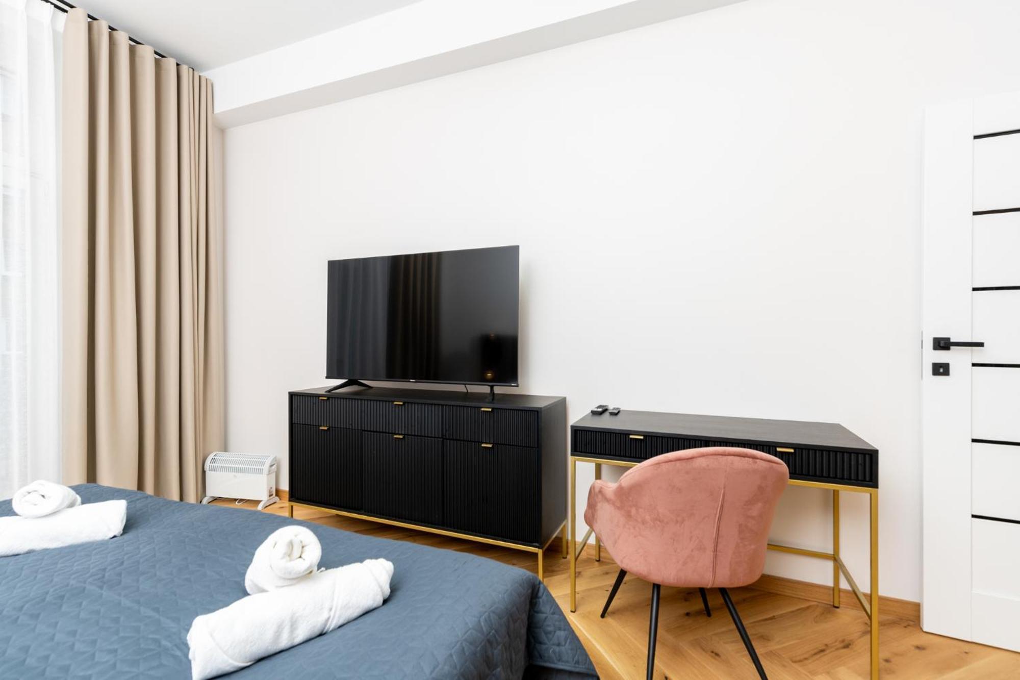 Spa Bedrooms With Sauna&Bath And Free Parking Krasków Exterior foto